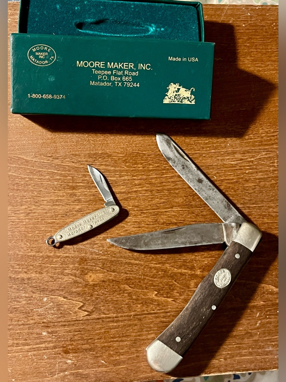 2 Moore Maker, Inc. Knives:1 keychain New in Box, 1 vintage plow trapper m/5202